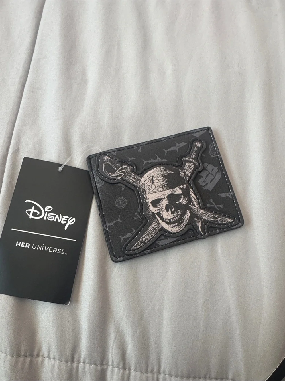 Disney Pirates of the Caribbean Black Skull & Crossed Swords Card Holder